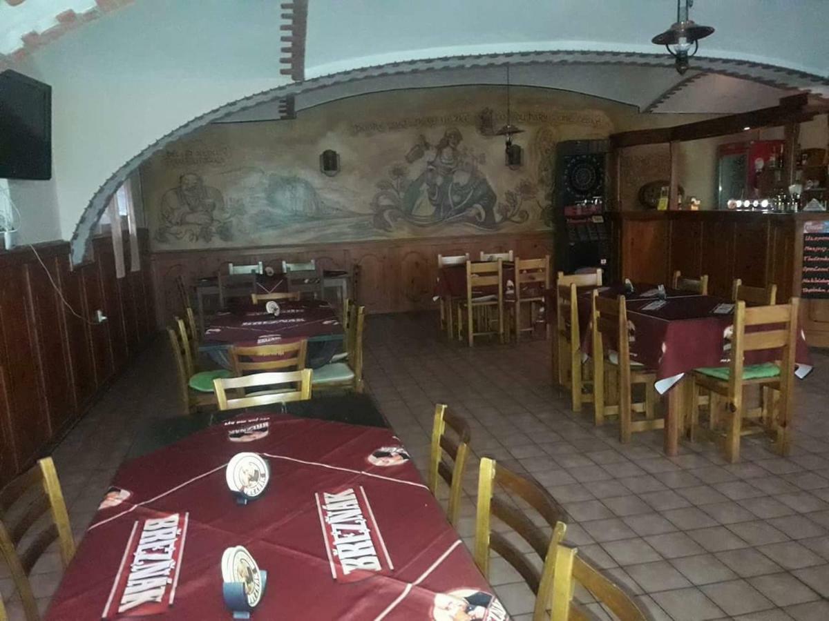 Penzion U Zeleneho Stromu Telnice Bagian luar foto